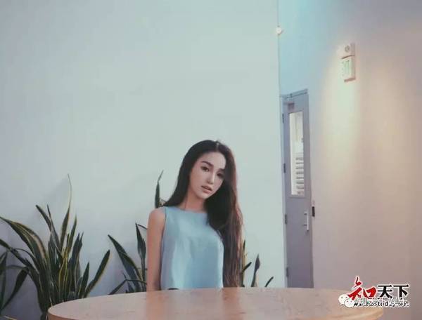 留学生黄靖涵晒写真 气质出挑酷似angelababy