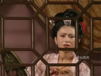 全球搞笑gif:官人,那顶绿帽子你啥时候戴上去的?