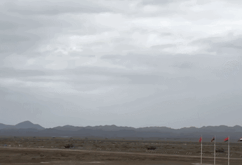 中国使用107火箭炮其实是因为没钱而很无奈的选择,如今中国经济发展