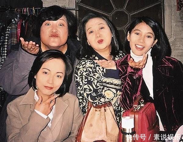 她演二十年的丑女,46岁低调嫁入豪门,至今无子却被丈夫宠上天