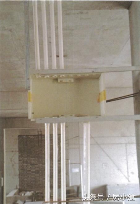 建筑工程加气混凝土砌块墙体配电箱安装方法