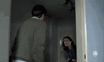 结果陷入狂暴状态的他差点砸了咖啡馆. 神经病啊! 有病为什么不去治!