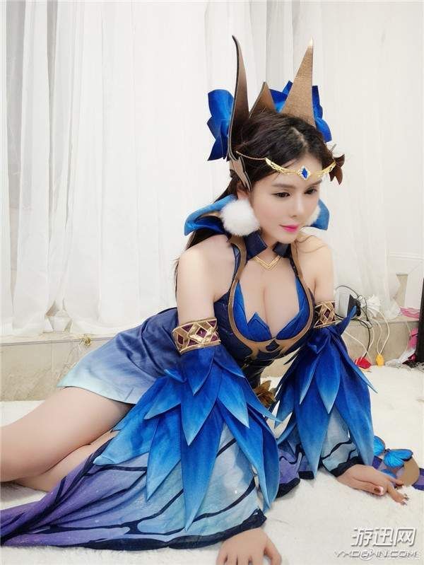 经常为粉丝奉上cos美照,其中就有不少《王者荣耀》女英雄的cosplay