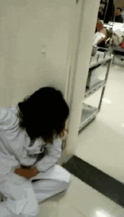 湖北局长夫人脚踢怀孕护士:护犊子式的爱,将如何毁了一个孩子可贵的