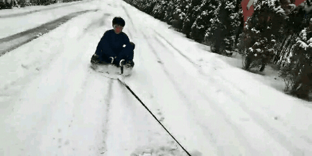 搞笑gif:浪是有代价的