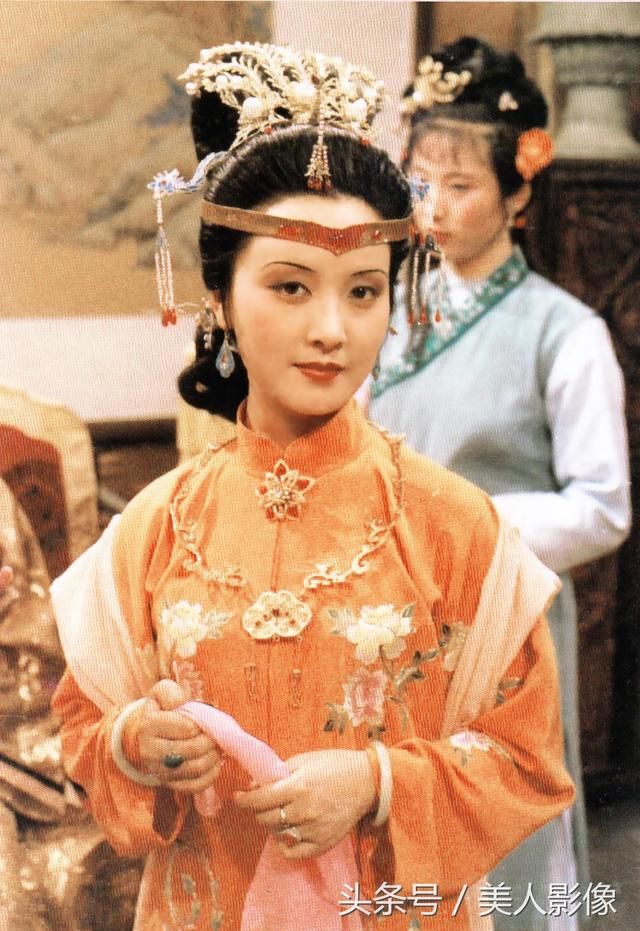 邓婕的王熙凤珍贵剧照几十张,太惊为天人了,无人超越