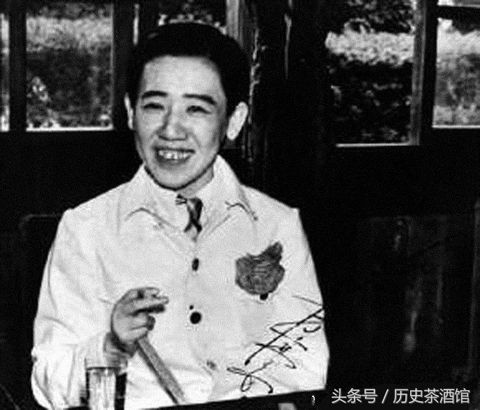 川岛芳子长得美?能迷倒众生?牙都没长齐,像个男人,也敢说美!