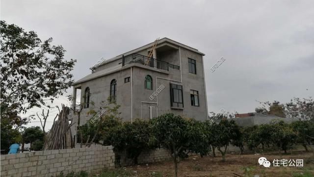 海南一农村盖别墅被要不逼停,几年后一层平房要住酒店巴厘岛去别墅台风图片