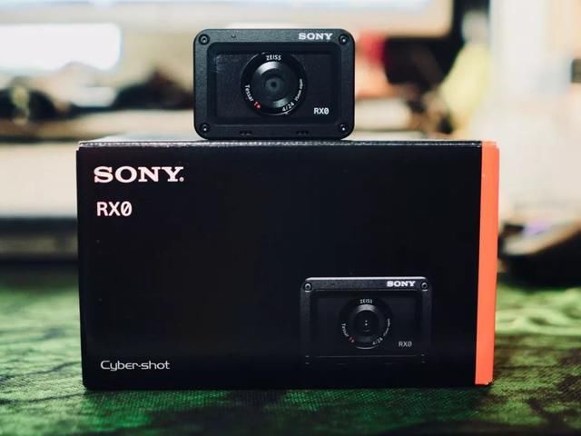 口袋中的专业相机,索尼小小黑卡rx0