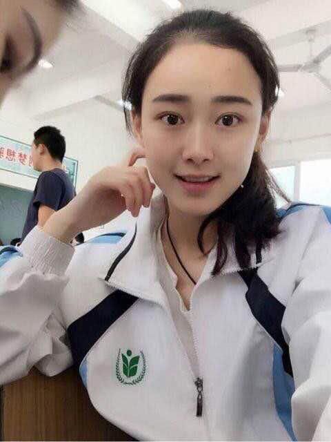 内涵段子:女汉子的聚会,男生们都不敢靠近