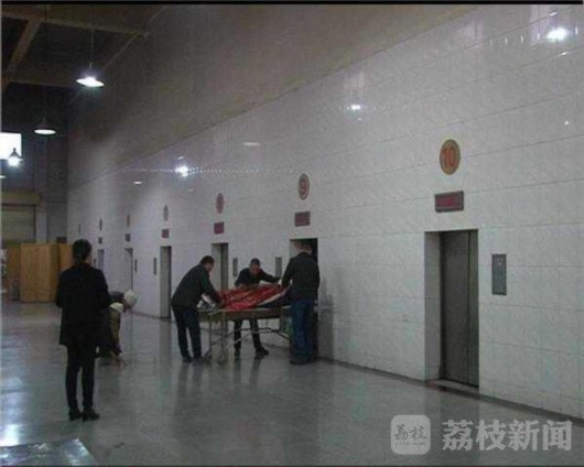 南京一殡仪馆烧错死者 家属领错了骨灰-北京时间