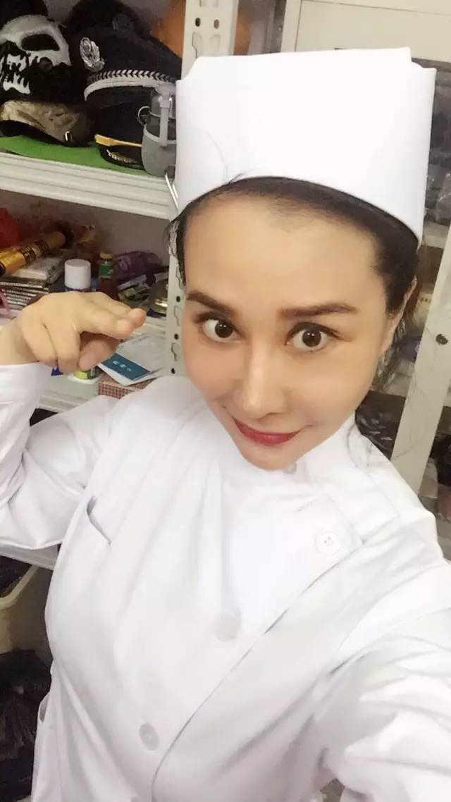 混血性感安娜金丝袜演绎《天天逗事》图片笑性感图片白小学生片场大全演员图片