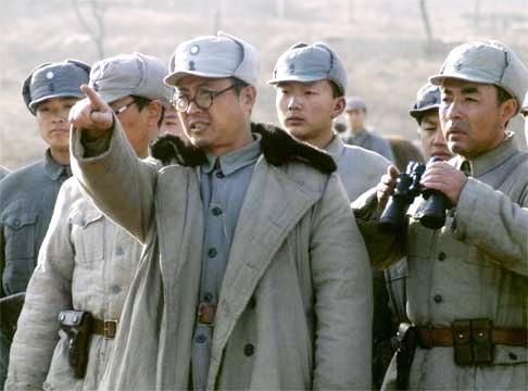 缴获过不少,为什么却甚少见到八路军配戴钢盔呢?