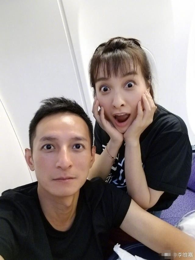 吴昕夸张表情卖萌,李维嘉气色不错,比以前要胖一些了.