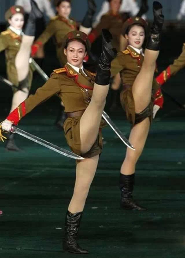 中国女兵美呆了!