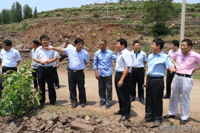 沂南县委副书记,县委政法委书记 唐音波到政法委选派村现场