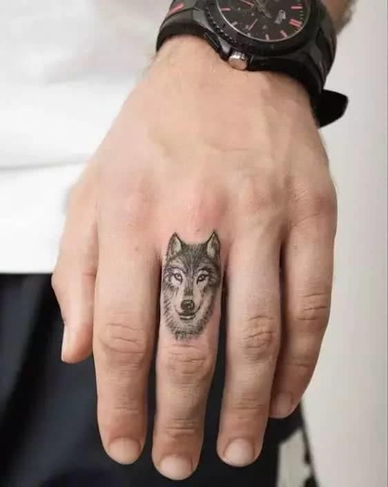 纹身纹在什么部位低调又有男性魅力?