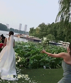 搞笑gif:亲眼目睹舞蹈系妹子练功,真的看着好心疼!