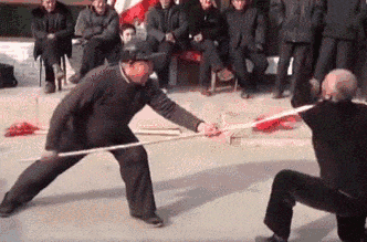 搞笑段子gif:姑娘这是在挑逗我们吗?