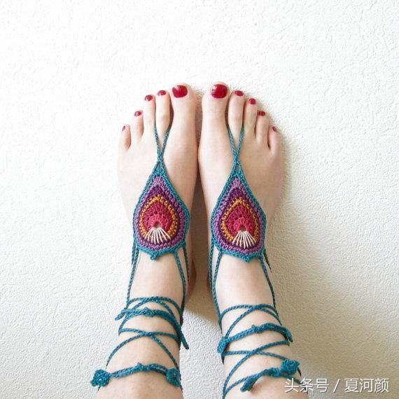 分享几十款钩针小孔雀羽毛的图案及披肩图解,带教程
