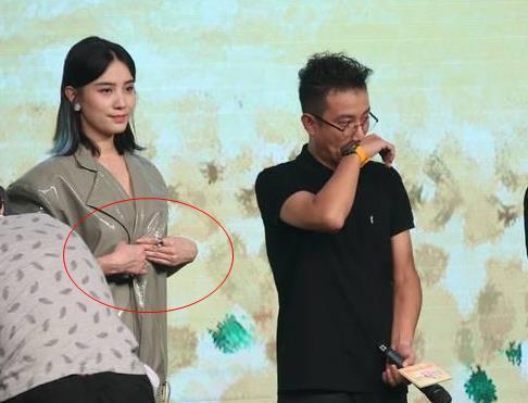 33岁的文章重提姚笛,在台上哭得像个孩子
