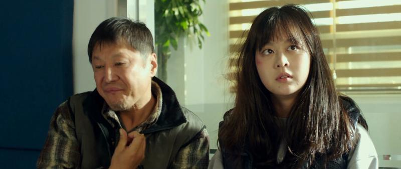 电影评论《蚯蚓》:韩国电影永远不缺残酷,人性沦丧和社会不公