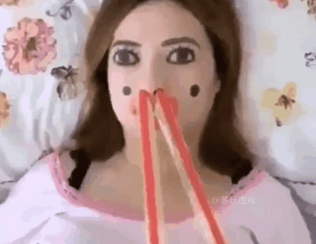 搞笑gif:给岳父煮一道红烧鲤鱼,这下他肯定感动得要把