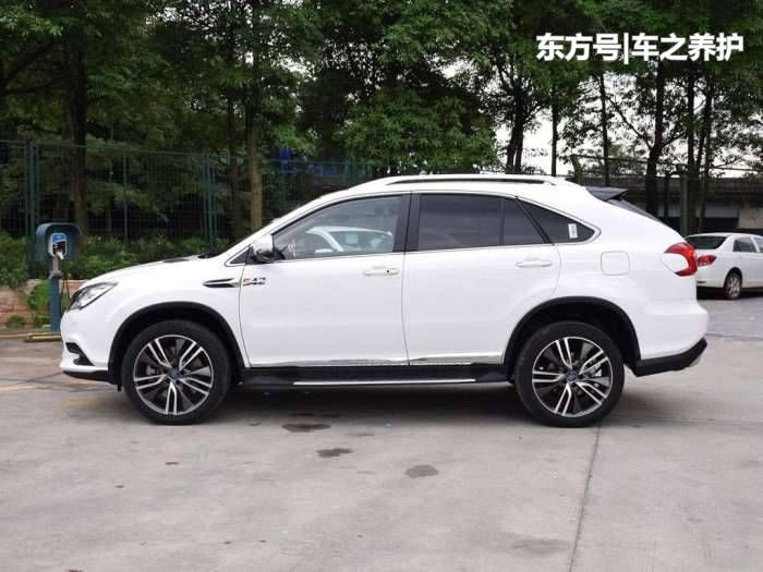9s的0-100km/h加速时间logo,无一不表露出比亚迪对唐的期待.