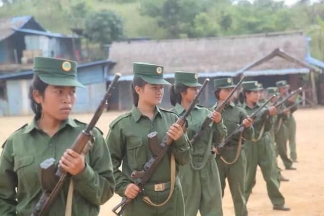 缅甸佤邦联合军阅兵全程说中文,厉害了