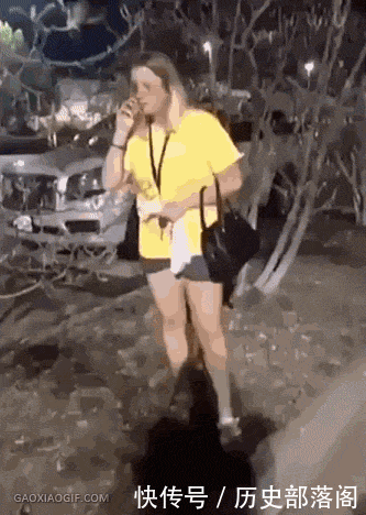 搞笑gif:如果不跟他在一起,会对不起他全家人!