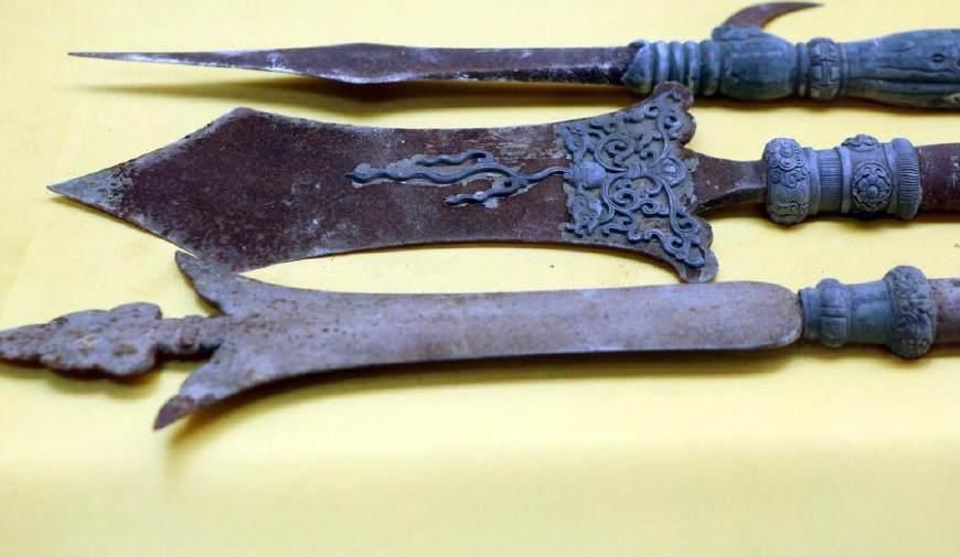 李元霸的铁锤800斤,张飞的矛60多斤,古代兵器真有这么
