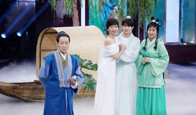 《白蛇传》再聚首,许仙发际线逆天高,小青显老,白娘子