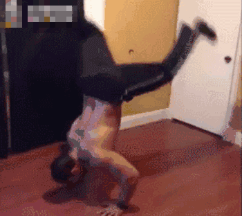 这块肌肉位于背肌深层 是人类能够保持直立的关键 也是