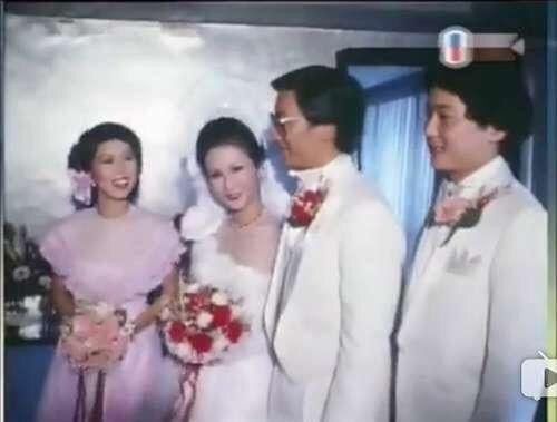 狄波拉,谢贤在1979年结婚.第二年也就是1980年大儿子谢霆锋出生.