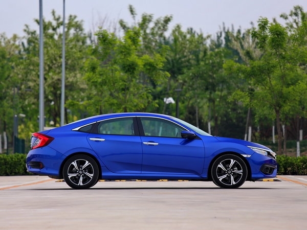 本田思域旅行车