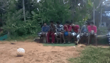 搞笑gif动图:太搞笑了,笑的胃抽筋