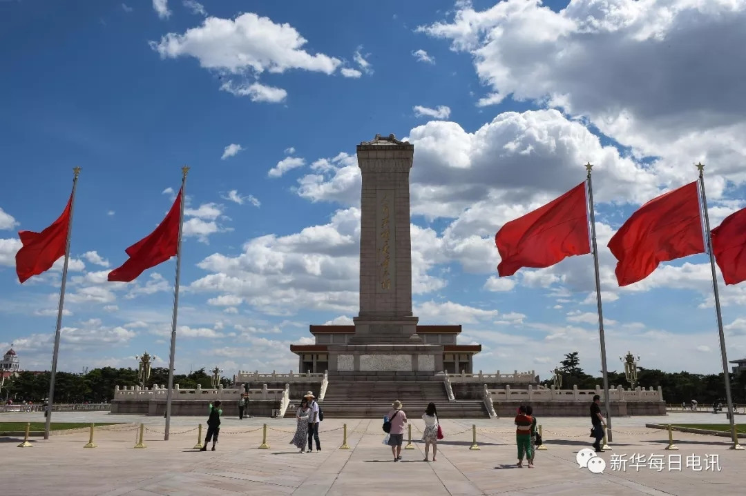 "京西宾馆负责人伍卫国说,"作为这些重大会议的服务人员,我们见证了一