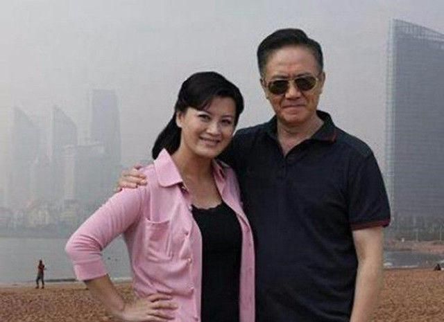 同父同母不同命的明星,哥哥一代天王,妹妹靠哥哥名气才有戏拍