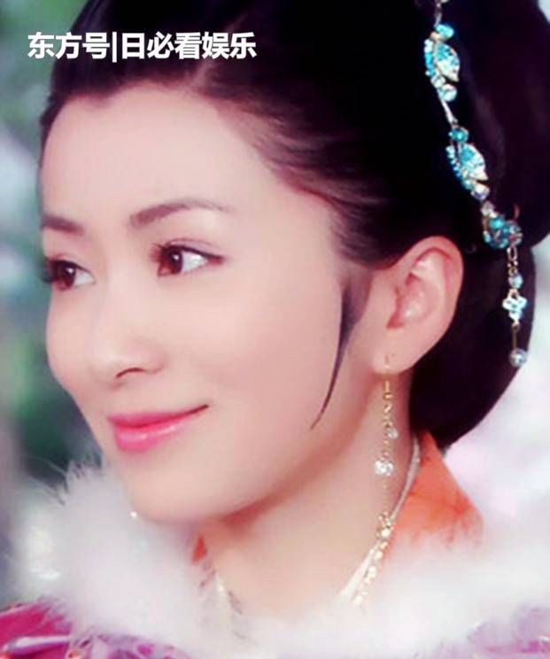 2004年,刘庭羽出演其第一部电视剧《非常女生》,至今已在影视圈待了12