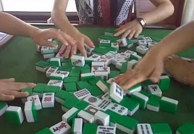 打麻将总是输多赢少运气差?看下麻将大师总结的几个打