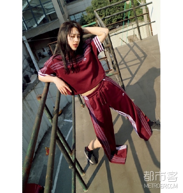 运动短上衣:adidas×alexanderwang