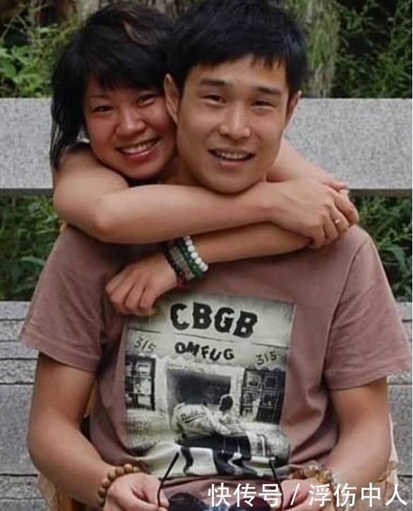 小沈阳晒结婚照,年轻时的妻子原来长这样,活该被"宠"这么多年