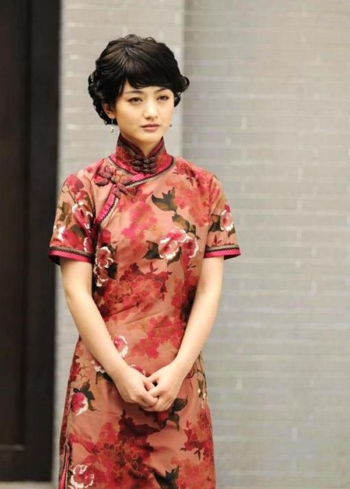 依然被循环播放,但作为该剧颜值最高的女演员,"晚秋"的扮演者朱杰