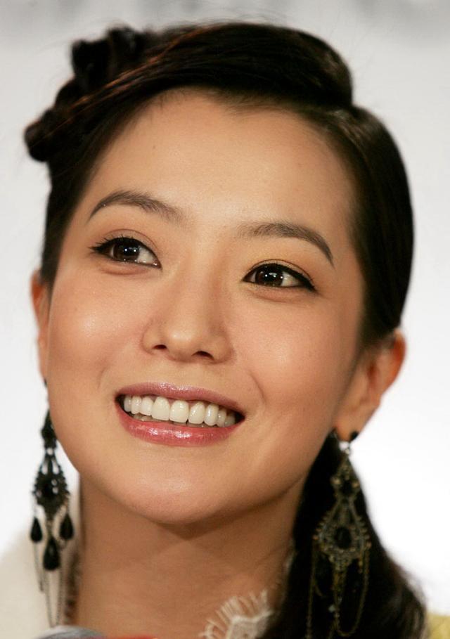 金喜善 金喜善女儿的照片被曝光,又饱受整容的非议,女儿和她如花的