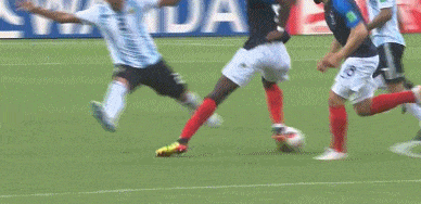 最坑梅西的猪队友曝光! 补时泄愤踢人引群殴, 葬送阿根廷绝平良机