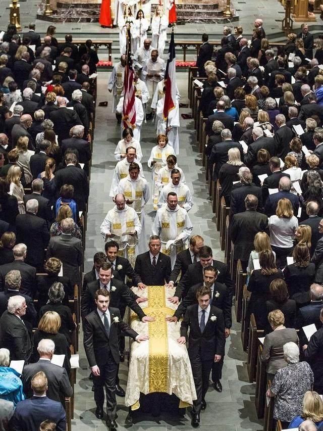 芭芭拉·布什的葬礼在休斯敦圣马丁教堂举行