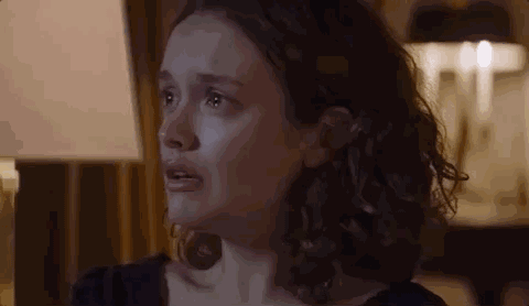 正想上前安慰,谁知她一转头,眼泪没了,翻脸比翻书还快, 演技爆棚,看