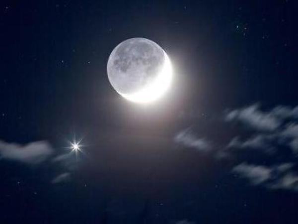 8月19日将上演星月奇缘 小月亮"约会"弯弯月
