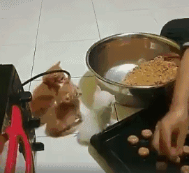 这样我就有机会偷吃啦,现在只能看不能吃,想起来就好委屈……真的好想