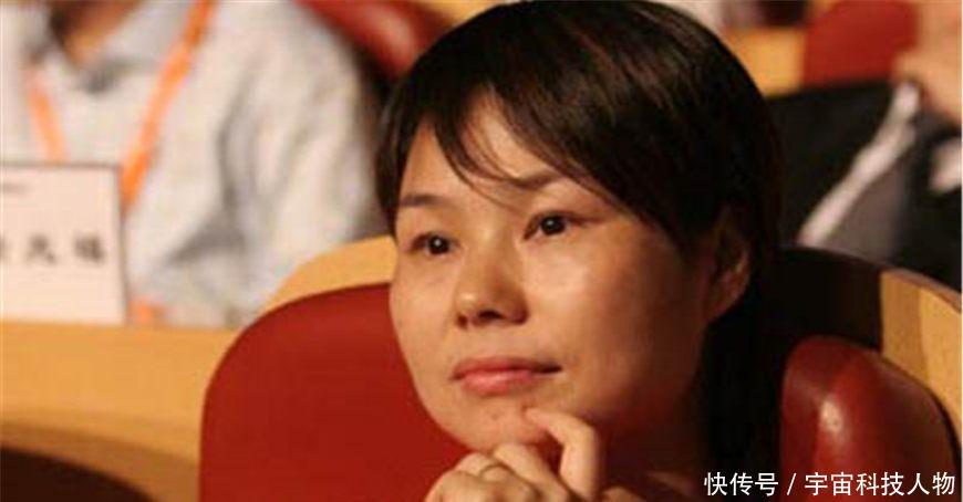 马云和老婆张瑛合影曝光,网友:这美貌难怪马云有钱不变"坏"!